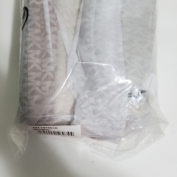 MICHAEL MICHAEL KORS Jet Set Charm XS Dome Crossbody color: natural - Picture 11 of 12